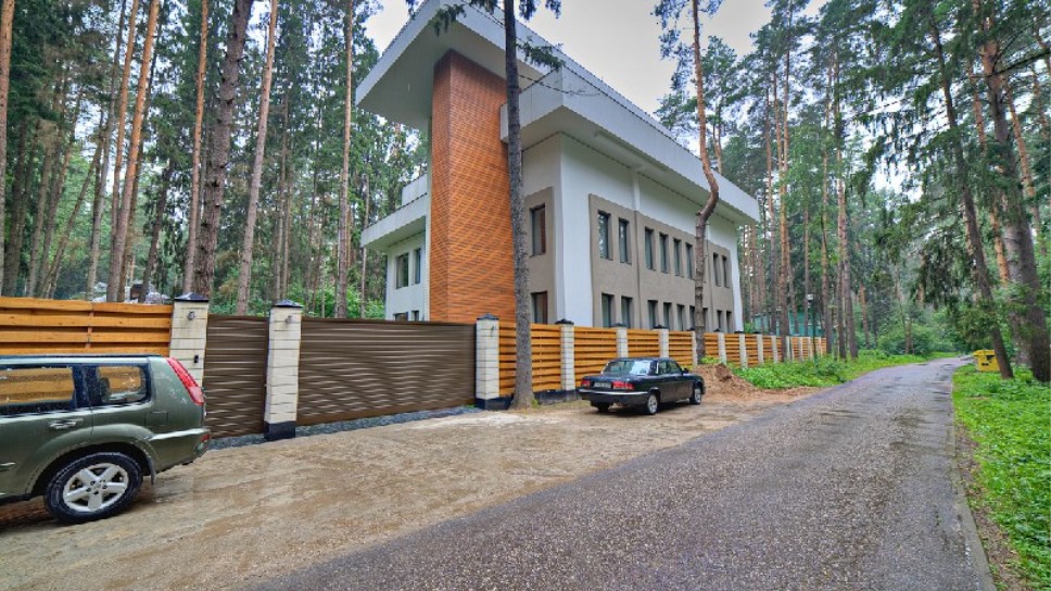 Дом в коттеджном поселке «Успенские Дачи», 1065 кв.м., 30 сот. - продажа/аренда