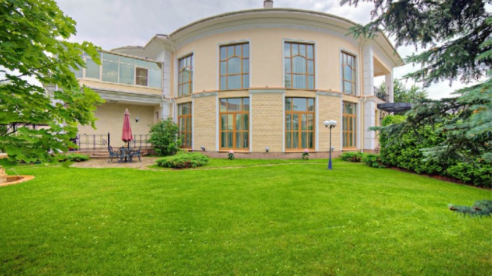 Дом в коттеджном поселке «Новахово», 640 кв.м., 21 сот. - продажа