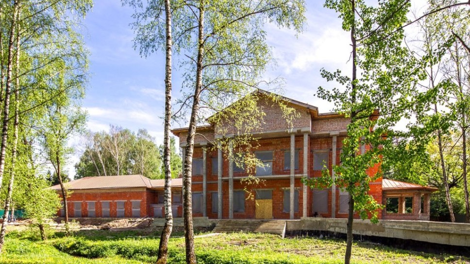 Дом в коттеджном поселке «Немчиновка», 2900 кв.м., 135 сот. - продажа