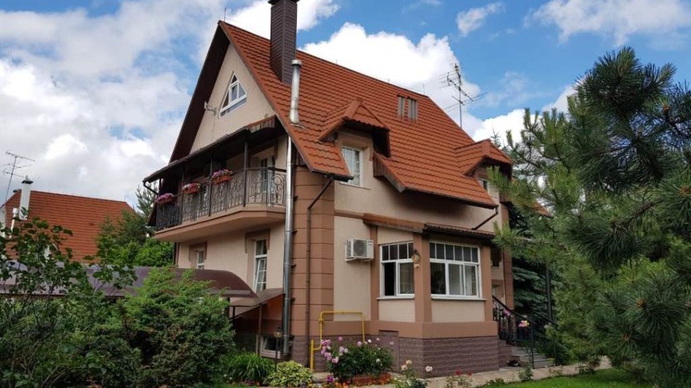 Дом в коттеджном поселке «Петровский (Ильинка-Спорт)», 270 кв.м., 15 сот. - продажа