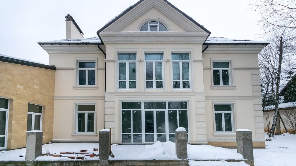 Дом в коттеджном поселке «Подушкино», 800 кв.м., 15 сот. - продажа