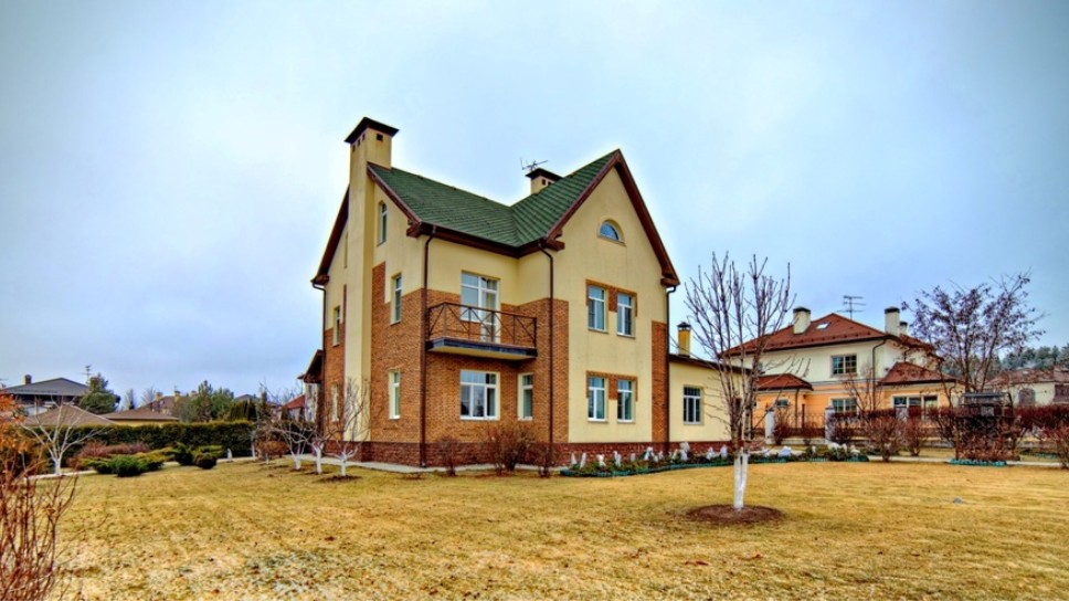 Дом в коттеджном поселке «Сновидово», 500 кв.м., 33 сот. - продажа